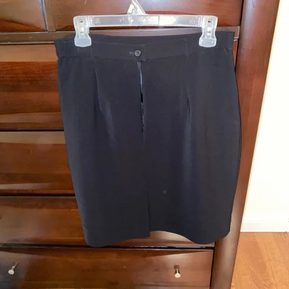 Professional skirt - Picture 2 of 3